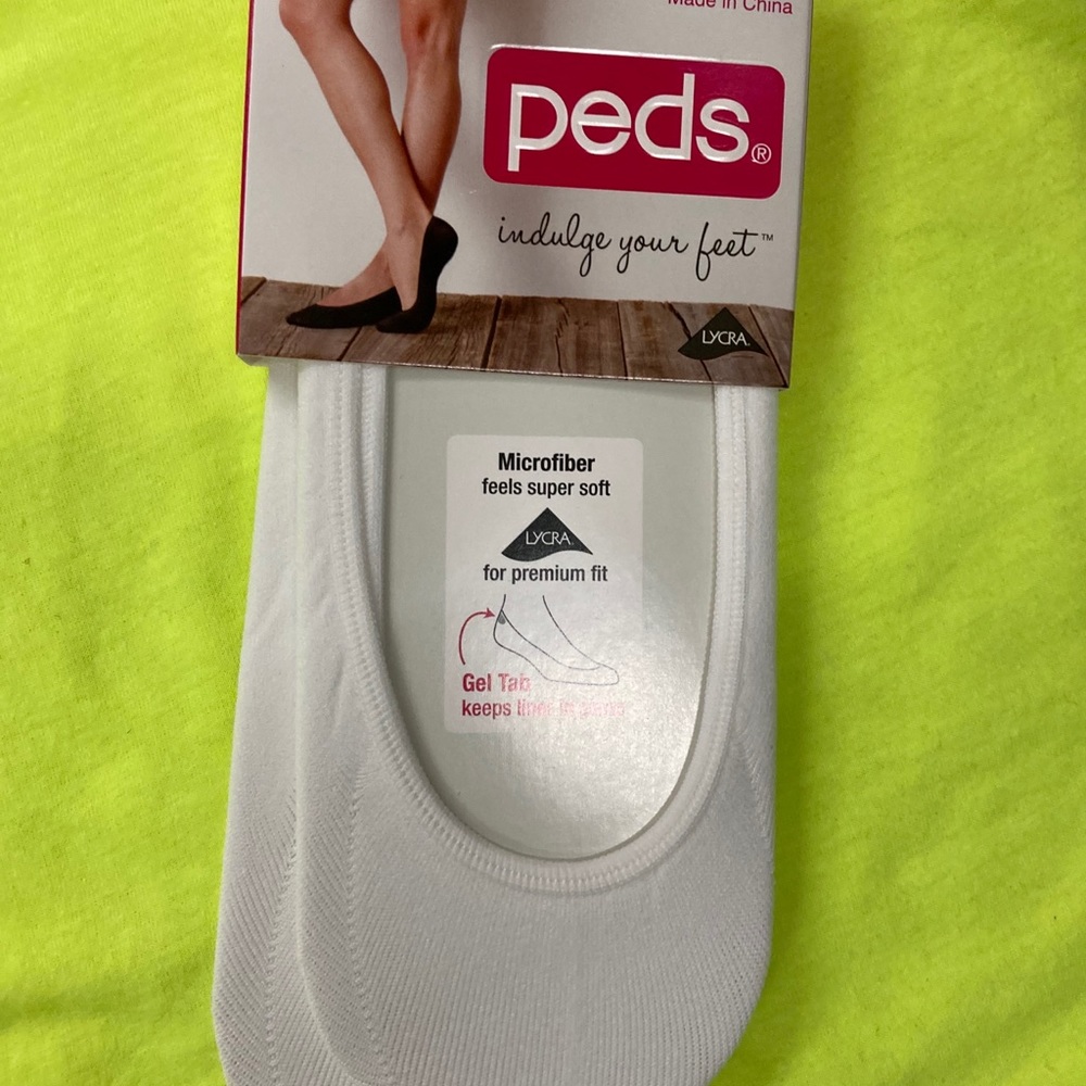NWT 2 PEDS Micro Fiber Soft Low Socks